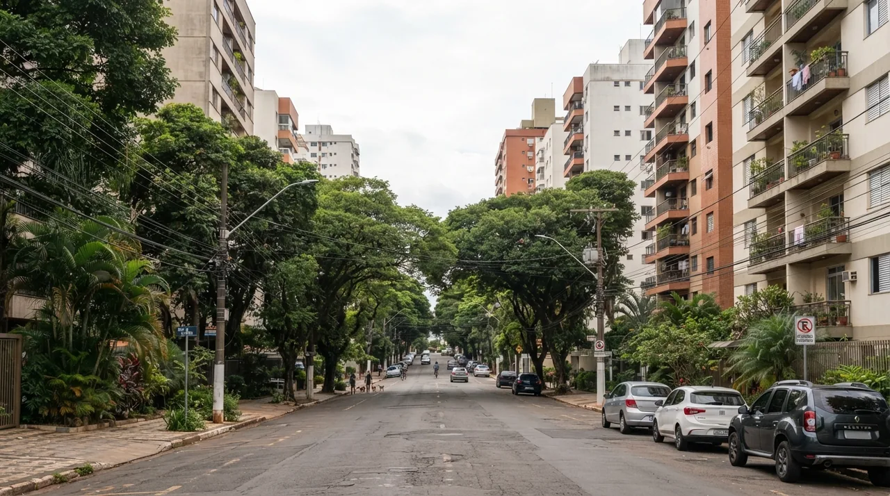 Rua residencial em Goiânia